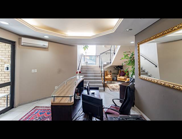 791M² OFFICE FOR SALE IN FERNDALE
